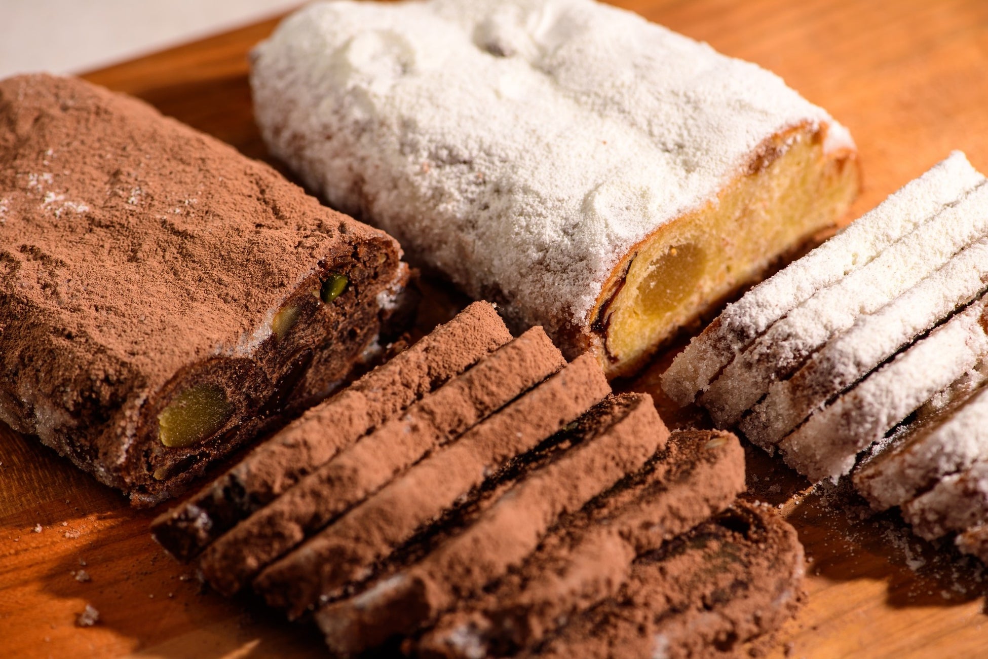 洋菓子を25年以上極めたパティシエがお祝いケーキに特化した
お取り寄せ専用ブランド「OIWAI PATISSERIE」をOPEN！
バレンタインにぴったりの2種類のチョコレートケーキを新発売！