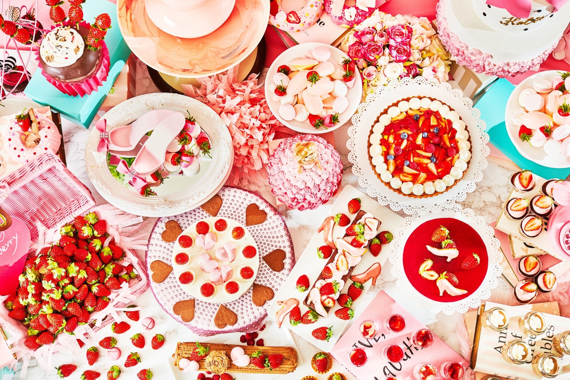 「あまおう」「すいぱらひめ」あなたはどっち派？　2/20からの「ブランドいちご食べ放題」では大人気ブランドいちごの食べ比べを開催！