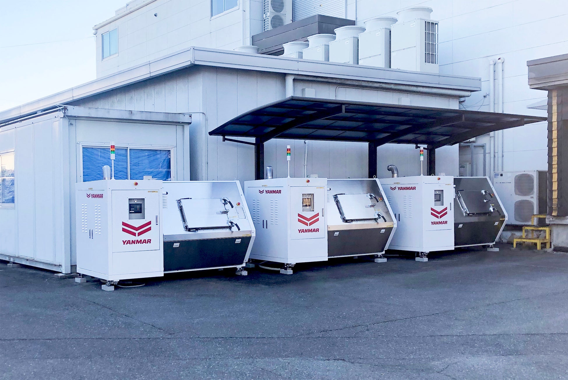 桜の花芽ようなリュトモスのバーテンダーよりストリングスで過ごすメモラブルなひとときを。スプリングカクテル 桜カクテルとともに。