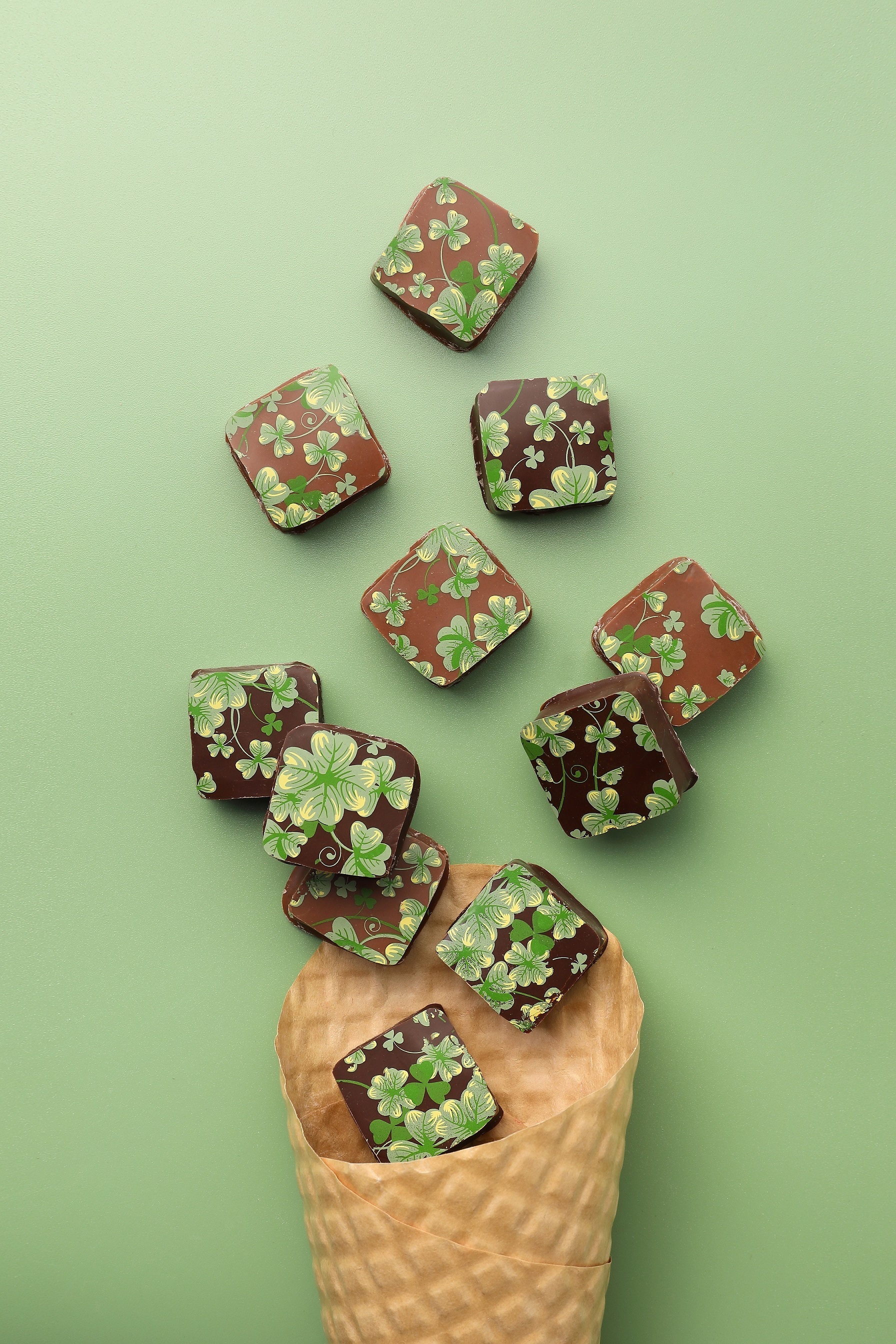 【6.16.26日は“FLOの日”】\3月FLOの日限定/好評につき再登場!旬の苺をふんだんに使用したホールサイズタルトを税込1080円で