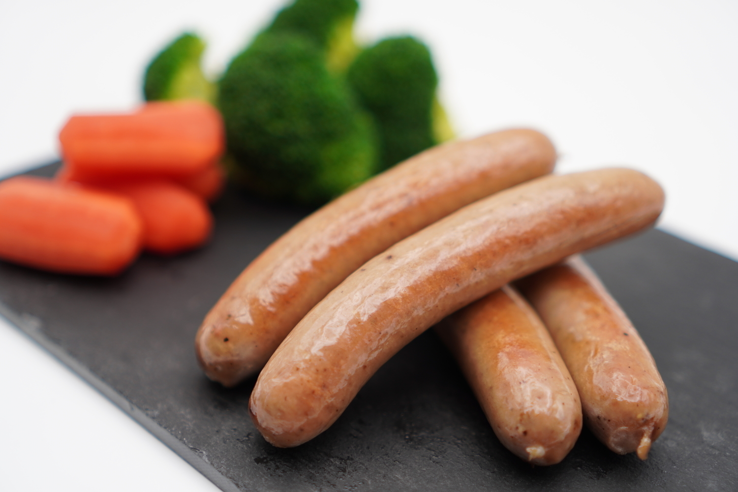 大阪十三に
「もんじゃ＆鉄板 ワイン酒場 JUJUJU(じゅじゅじゅ)」が
3月1日グランドオープン!