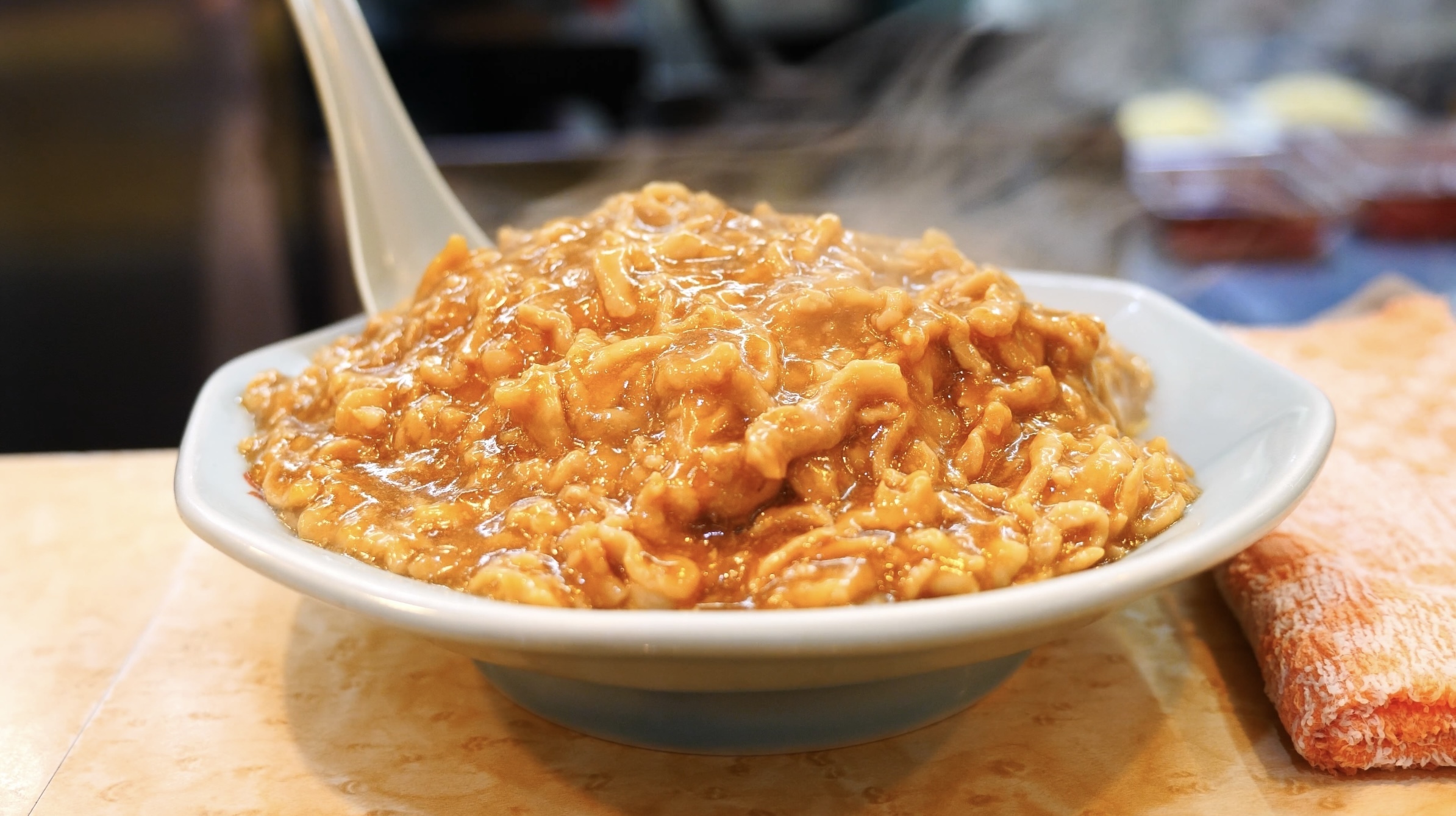 江戸時代あったとされる幻の麦を使用した「むらさき麦ウインナー」
　愛知県岡崎市の“道の駅 藤川宿”にて販売開始！