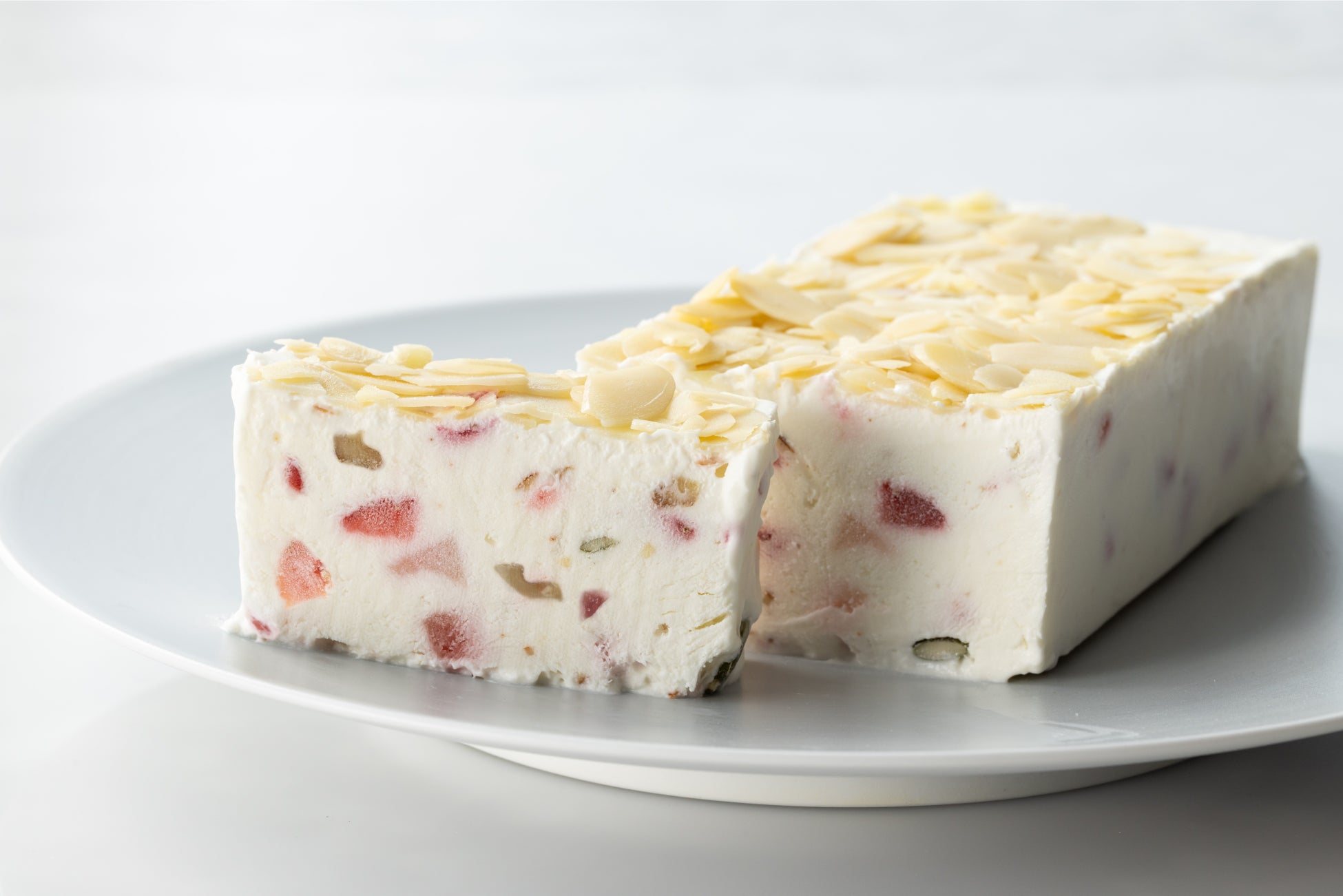 屋久島たんかんの果汁とピールを使用した「酒種 屋久島たんかん」など季節の酒種あんぱん2種類を3月１日から直営店にて販売