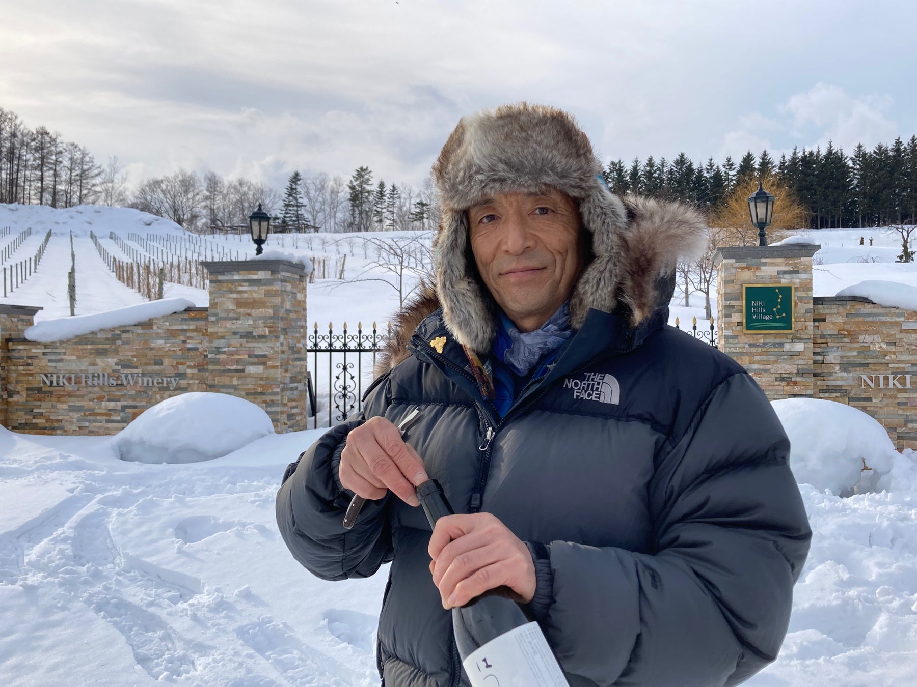 メゾンカカオより【生カカロン】が名古屋タカシマヤ店の2周年を記念し、復刻登場。創業時の人気スイーツ、“カカオ”専門店によるとろける口溶けの”マカロン”がより美味しくなって登場します。