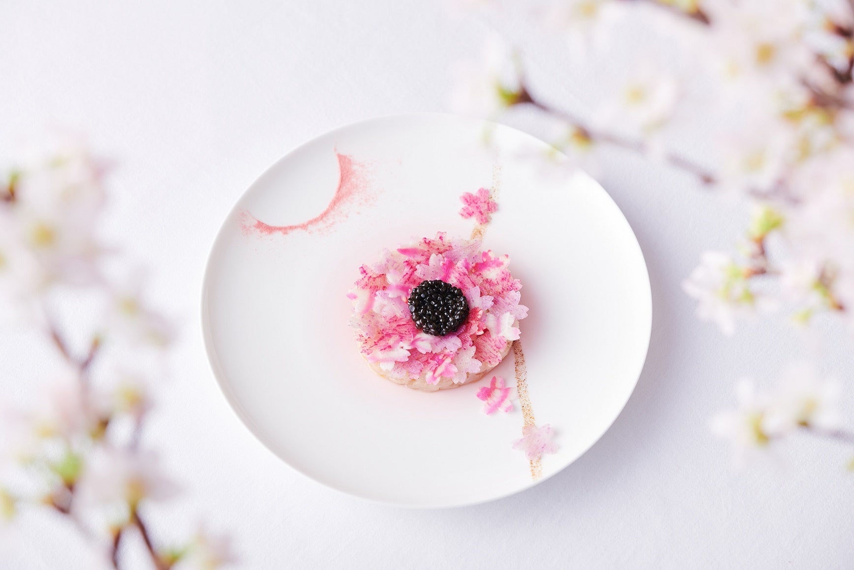 【ひらまつレストラン】春爛漫の“桜”の華やぎを味覚で感じる「Menu SAKURA」今年も登場 ～東京ミッドタウン「フィリップ・ミル 東京」～