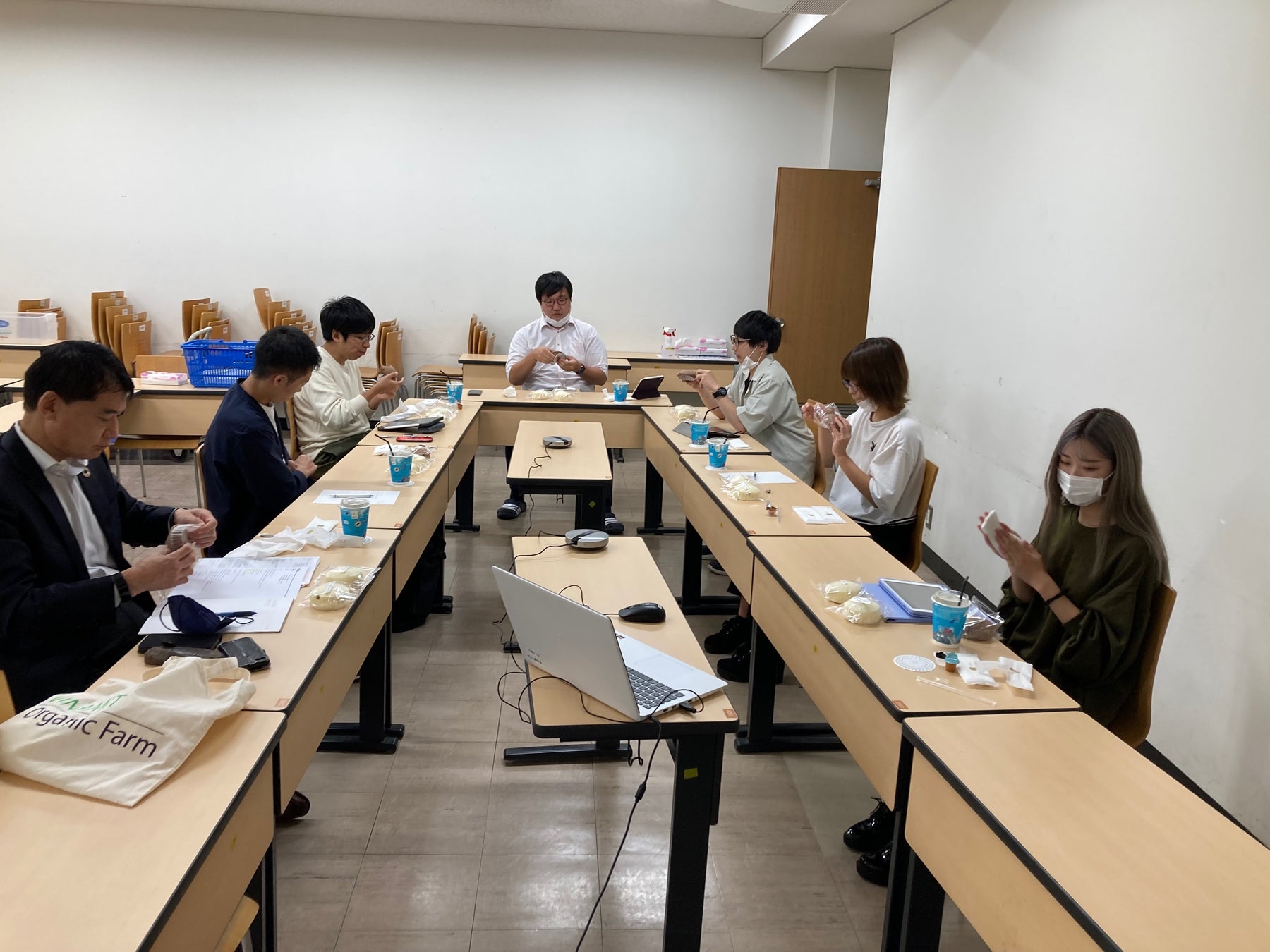 日本薬科大学×フジパン発酵食品『糀甘酒』使用のパンを学生と共同開発