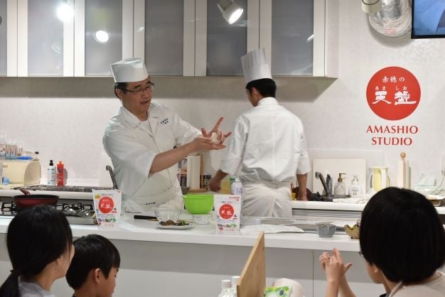 スリランカの老舗紅茶ブランド・ジョージスチュアートティ「ハローキティ＆マイメロディ・紅茶のある暮らし」