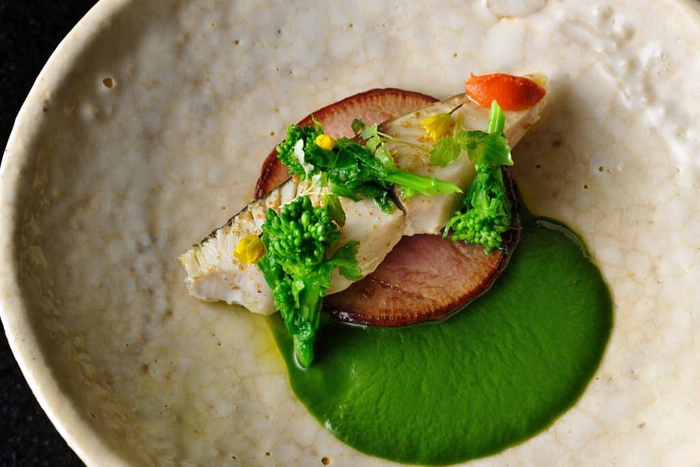 【国指定名勝庭園「神苑」を臨む平安神宮会館】紅しだれコンサート2023「平安神宮桜音夜（さくらおとよ）」を愉しむスペシャルディナー　販売開始のお知らせ