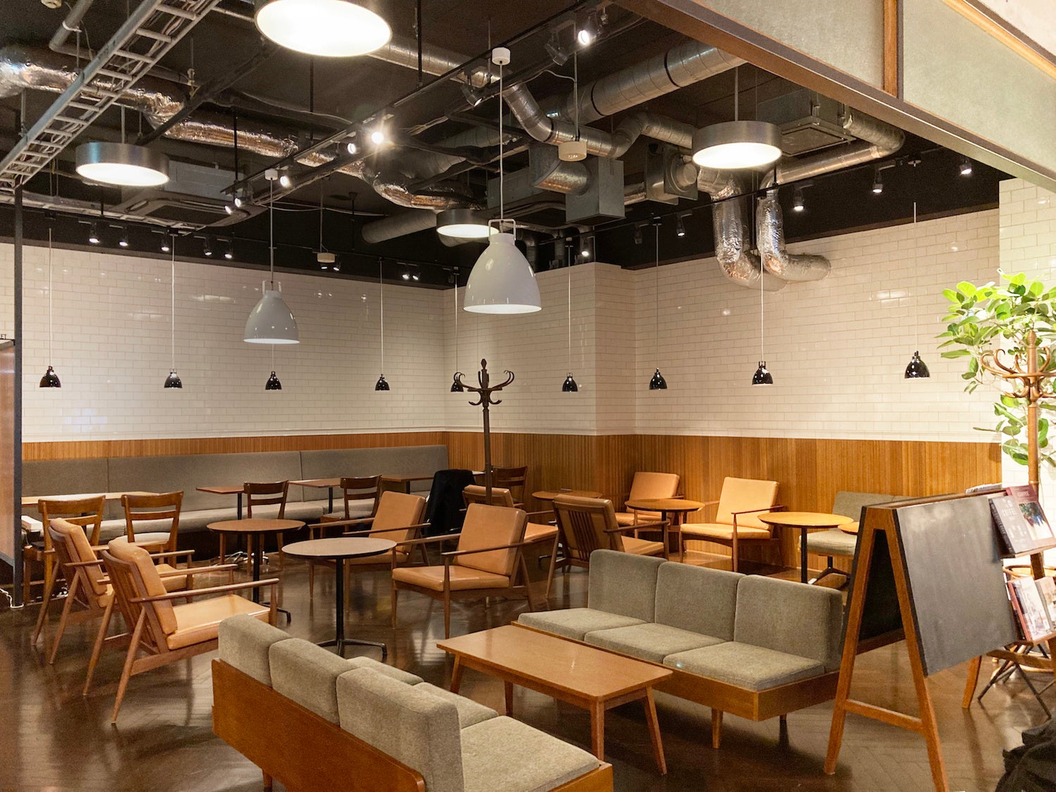 丸山珈琲西麻布店がリニューアルオープン!! スイーツやフードメニューも登場し、スペシャルティコーヒーをゆっくり楽しめる贅沢な空間と時間をご提供します