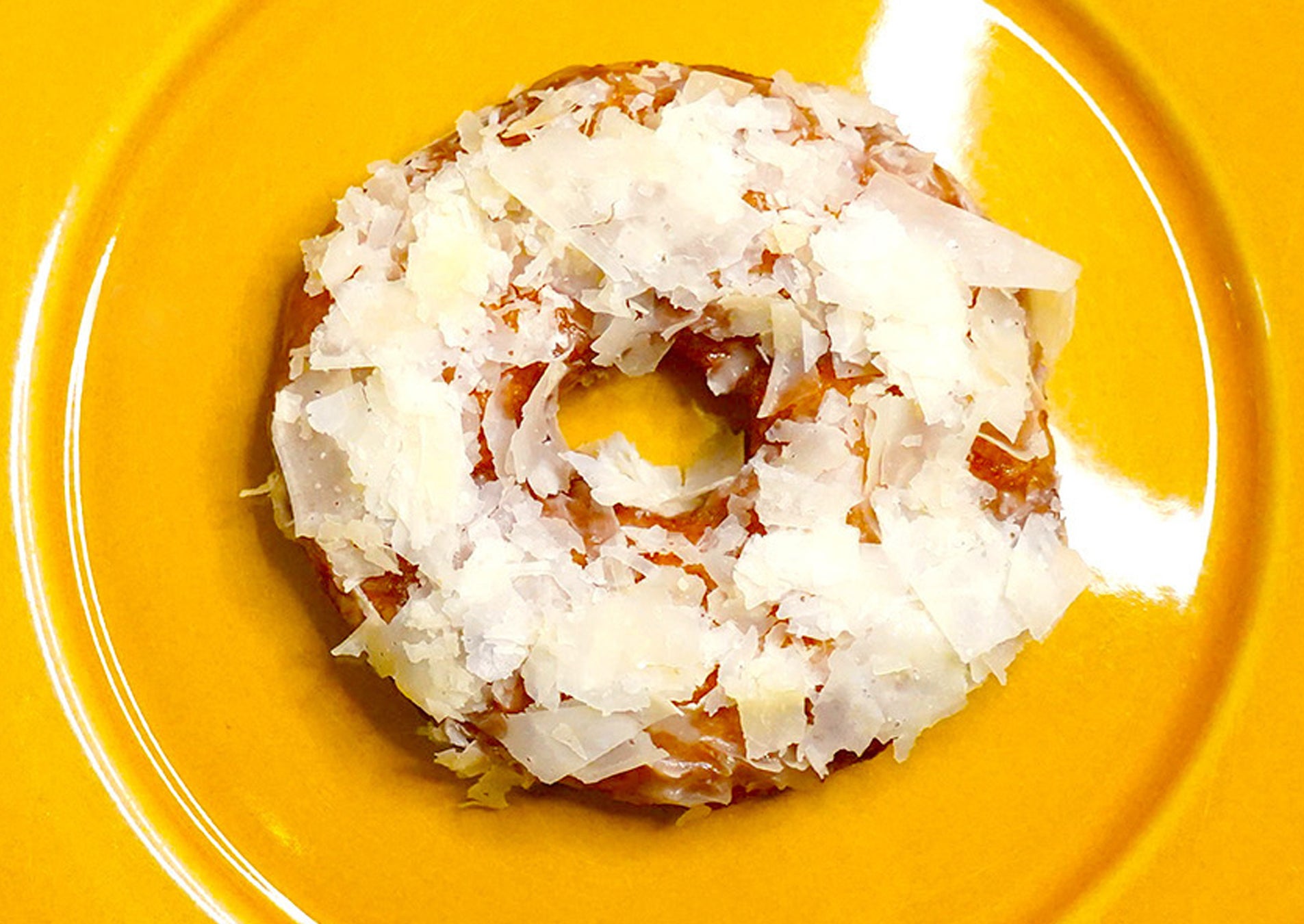 『DONNA donut （ドンナドーナツ） 梅田』『パルミジャーノ』&『3種チーズのブリュレ』生ドーナツが新登場！