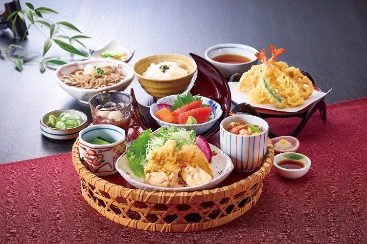 ​野球観戦をもっと楽しく！読売ジャイアンツの選手イラスト入りサラダせんべいやスティックキャンディを発売！