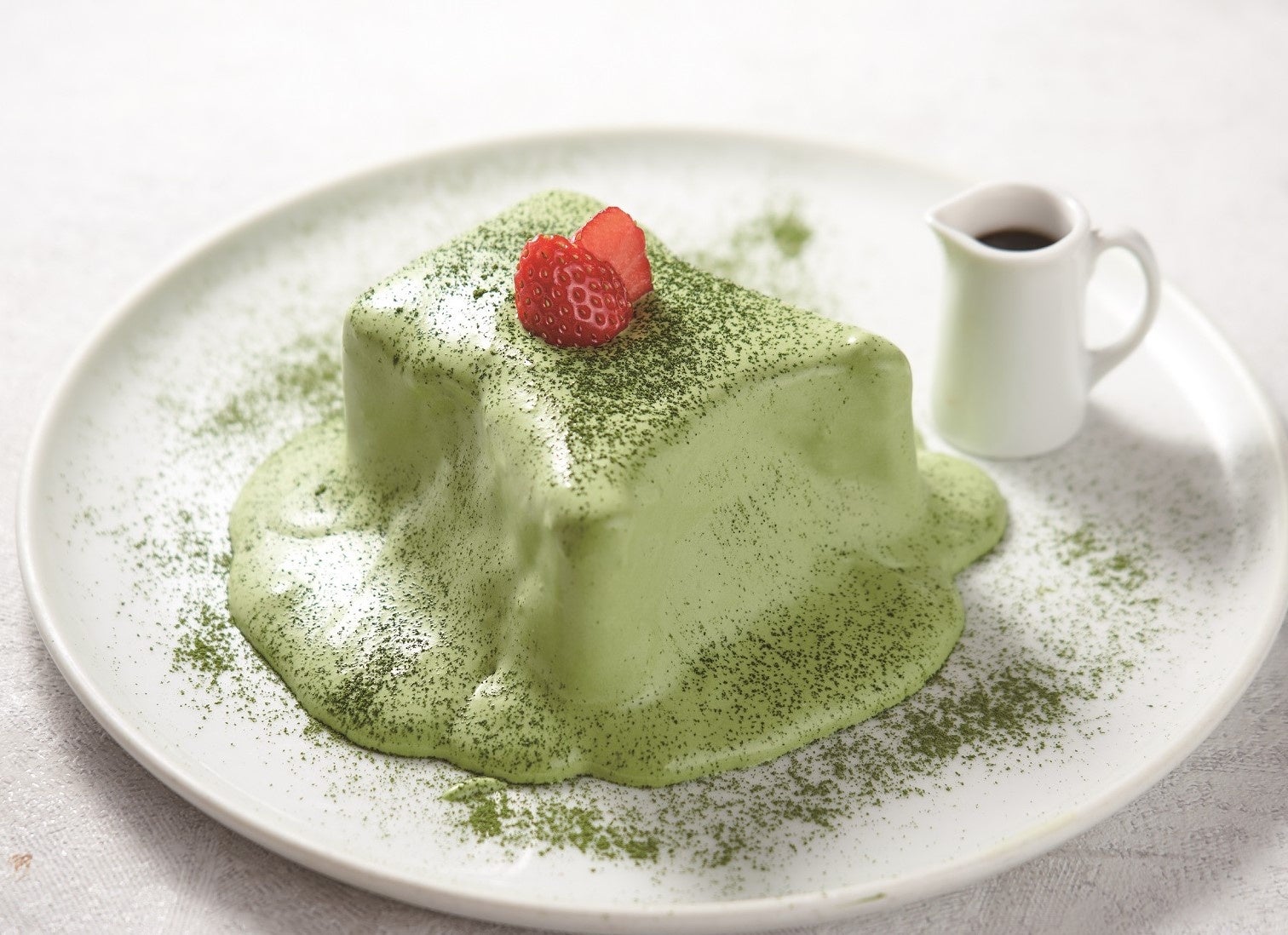 BAGEL & BAGELから新商品が登場！
静岡県産の“天空の抹茶®”を使用したベーグルや
アボカドディップをたっぷりはさんだ初夏にピッタリな
メキシカンベーグルサンドを販売致します。