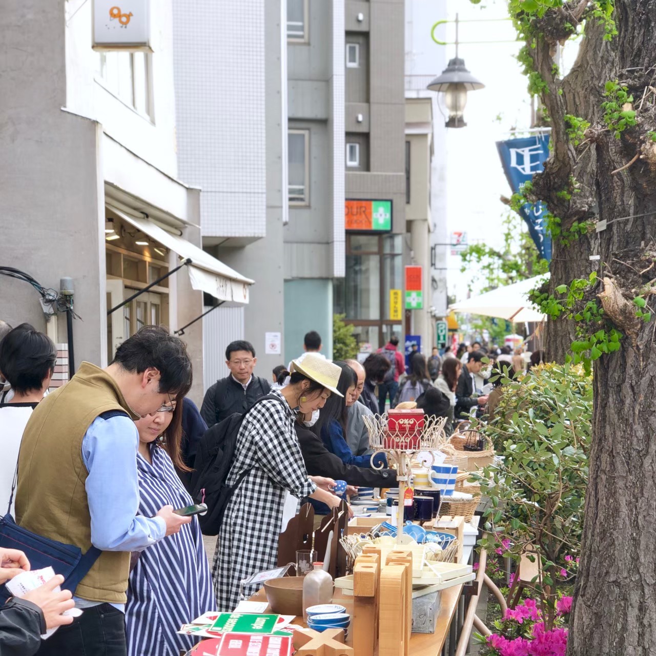 サマーシーズンに向けて
ふるふるミルクわらびもちの店頭販売を再開！
～通販は通年販売～