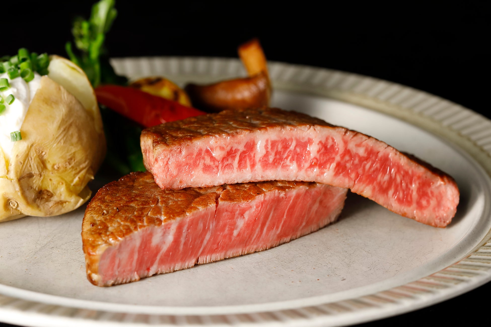 お肉好き必見！最大4種の「ステーキ食べ比べコース」がGW限定で販売決定！