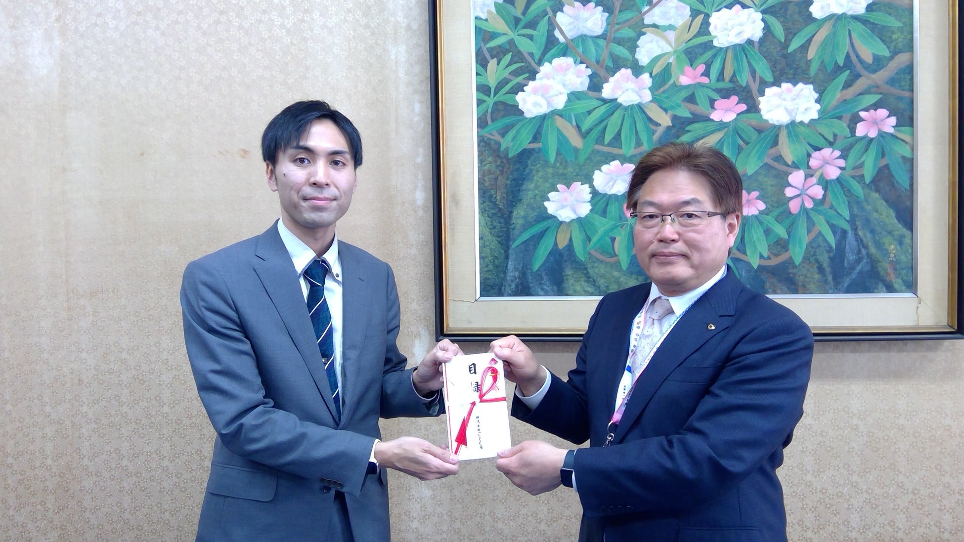 歌舞伎座新開場10周年を記念し新緞帳「霊峰飛鶴（れいほうひかく）」(横山大観画伯作)を寄贈