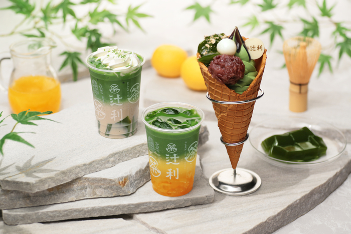 京都宇治の老舗「辻利」の人気商品『宇治抹茶入りわらび餅』が夏限定のドリンク・パフェになって登場します！
