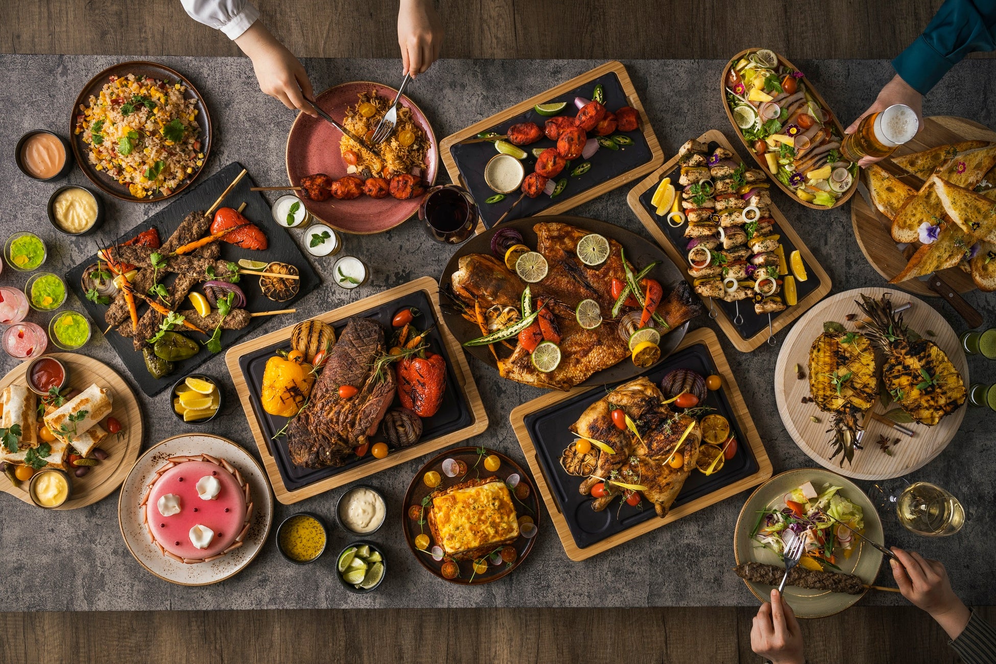 「湖池屋プライドポテト JAPAN オリーブソルト 小豆島」「湖池屋プライドポテト JAPAN 神戸ビーフ」(5月22日発売)