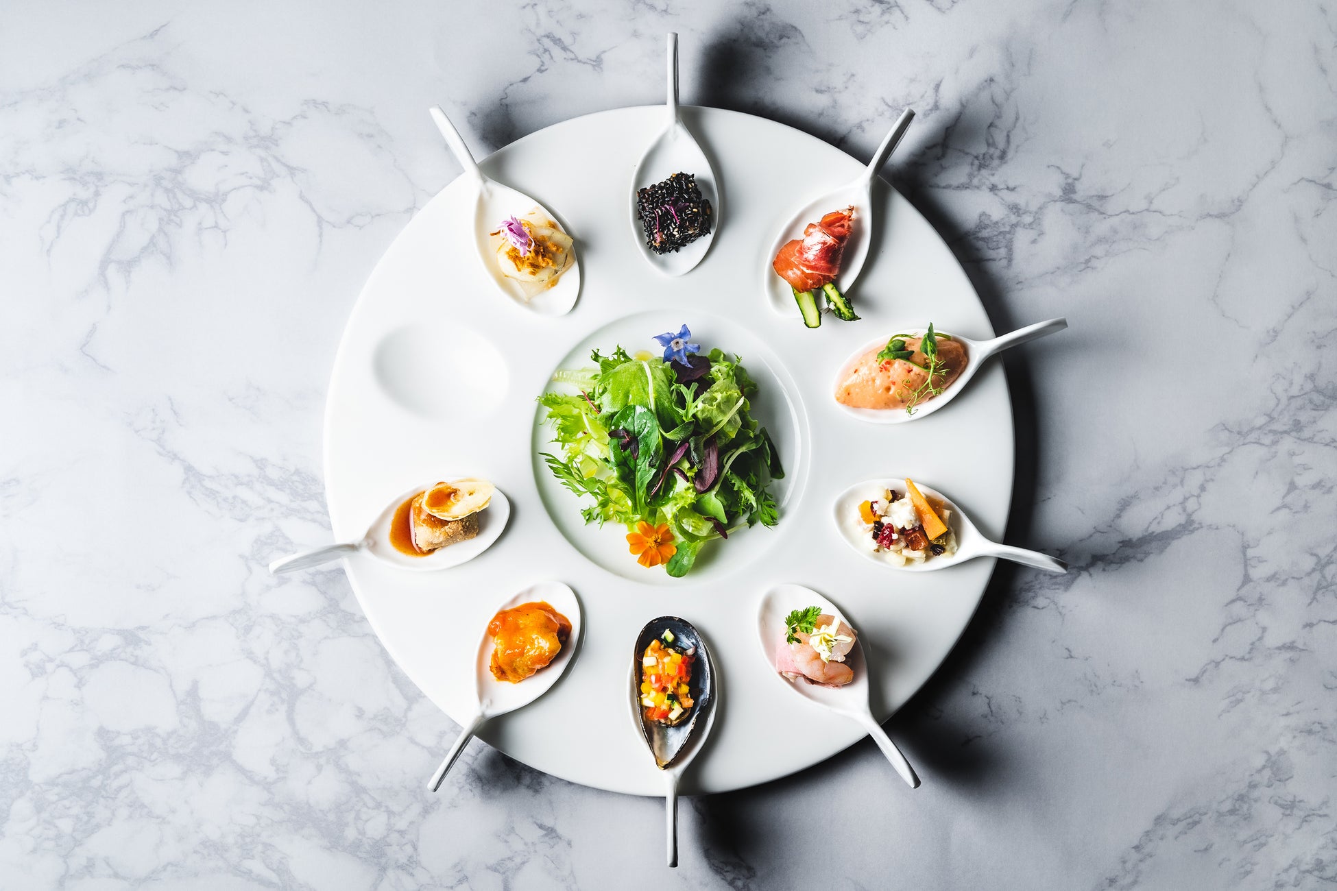 【グランドニッコー東京 台場】『バタフライピーゼリーのトロピカルパフェ』提供期間：2023年7月1日（土）～8月31日（木）