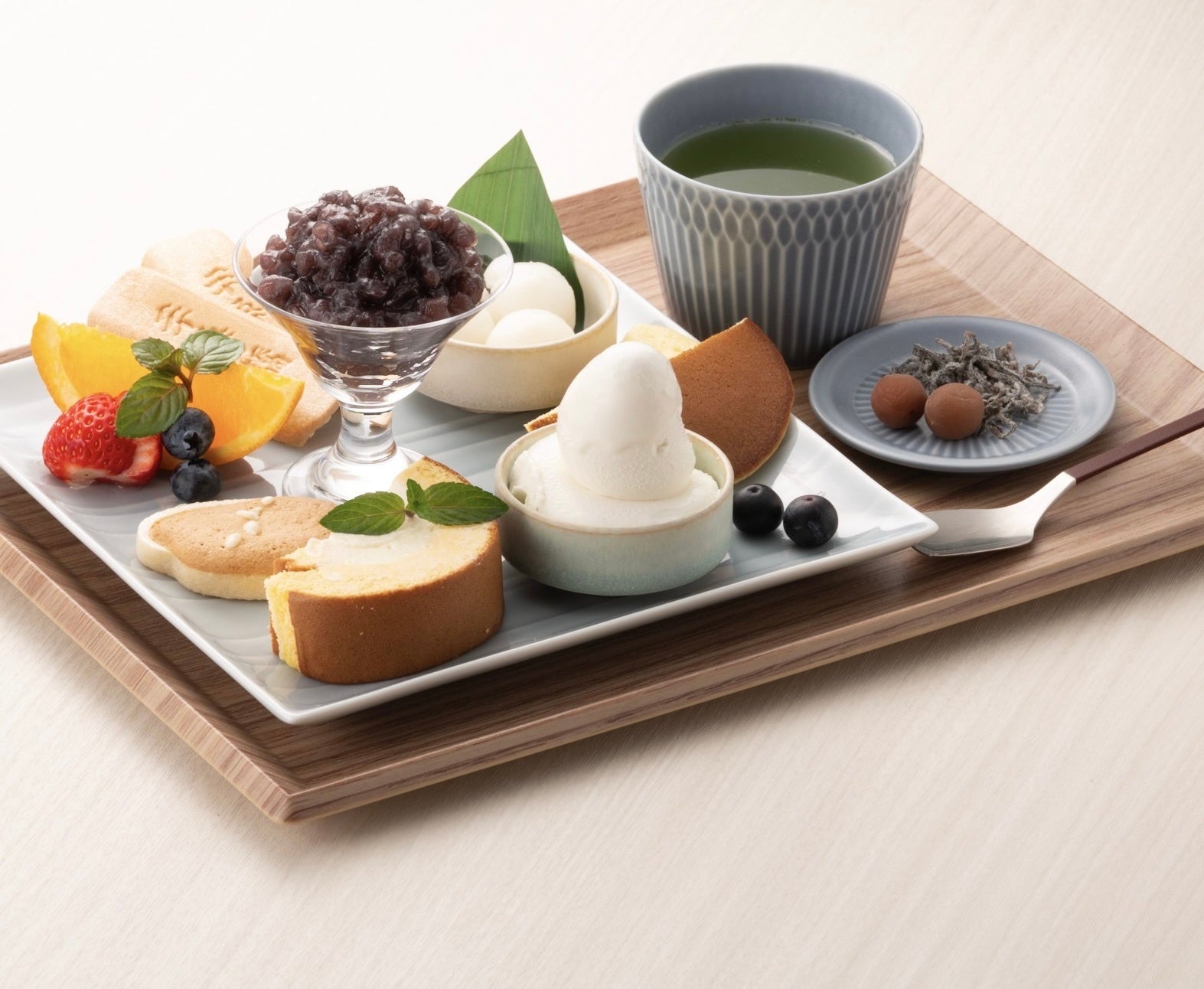 八坂神社の例祭とともに静寂と優美を一度に。京都の和モダンカフェ「eXcafe祇園八坂」　円山公園 新緑シーズンのご案内