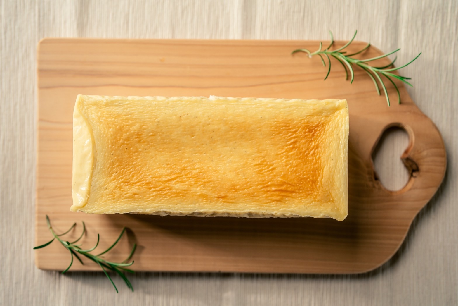 三重県伊勢市のチーズケーキ専門店 伊勢スイーツラボRingが
『チーズテリーヌ』を6月12日より楽天市場で販売開始