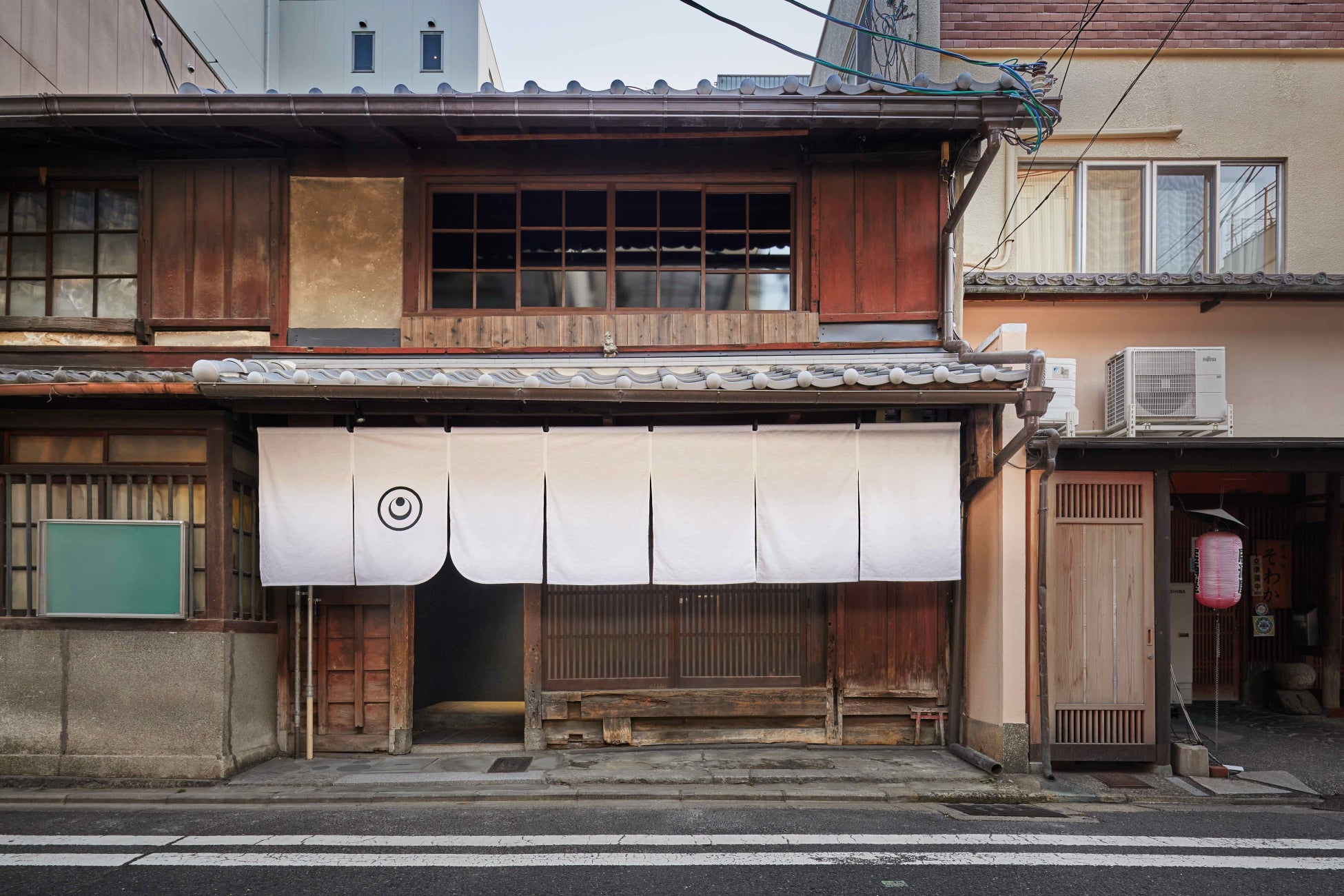 朝4時に収穫、すぐに店頭へ。いちやまマートの朝採れとうもろこしの出荷がスタート