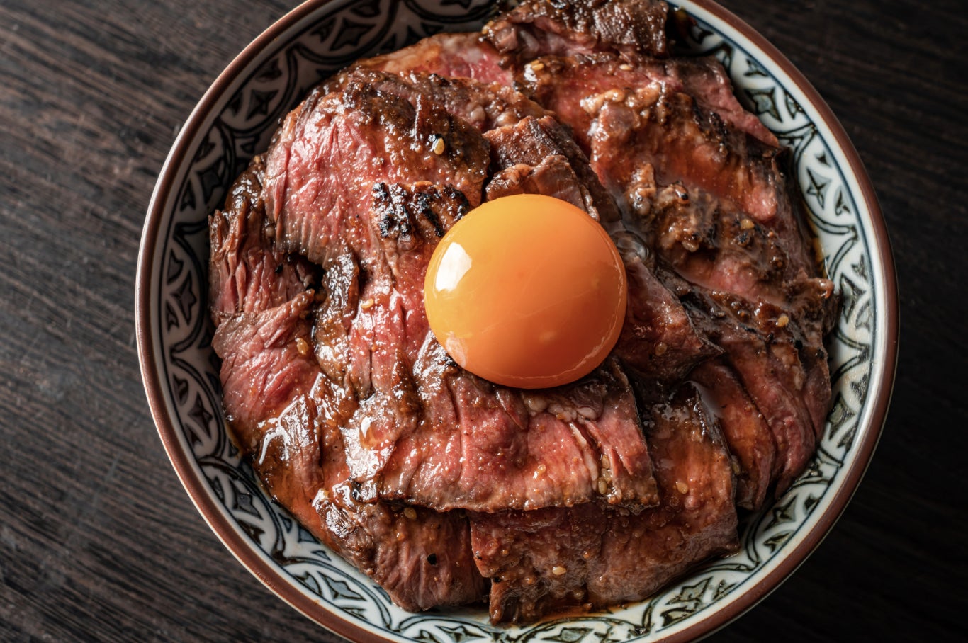 女性ホルモンと肌の関係に着目して開発。黒大豆(筑前クロダマル)を丸ごと抽出の特濃原料美容液、Makuakeにて6/30(金)10:00先行販売開始。