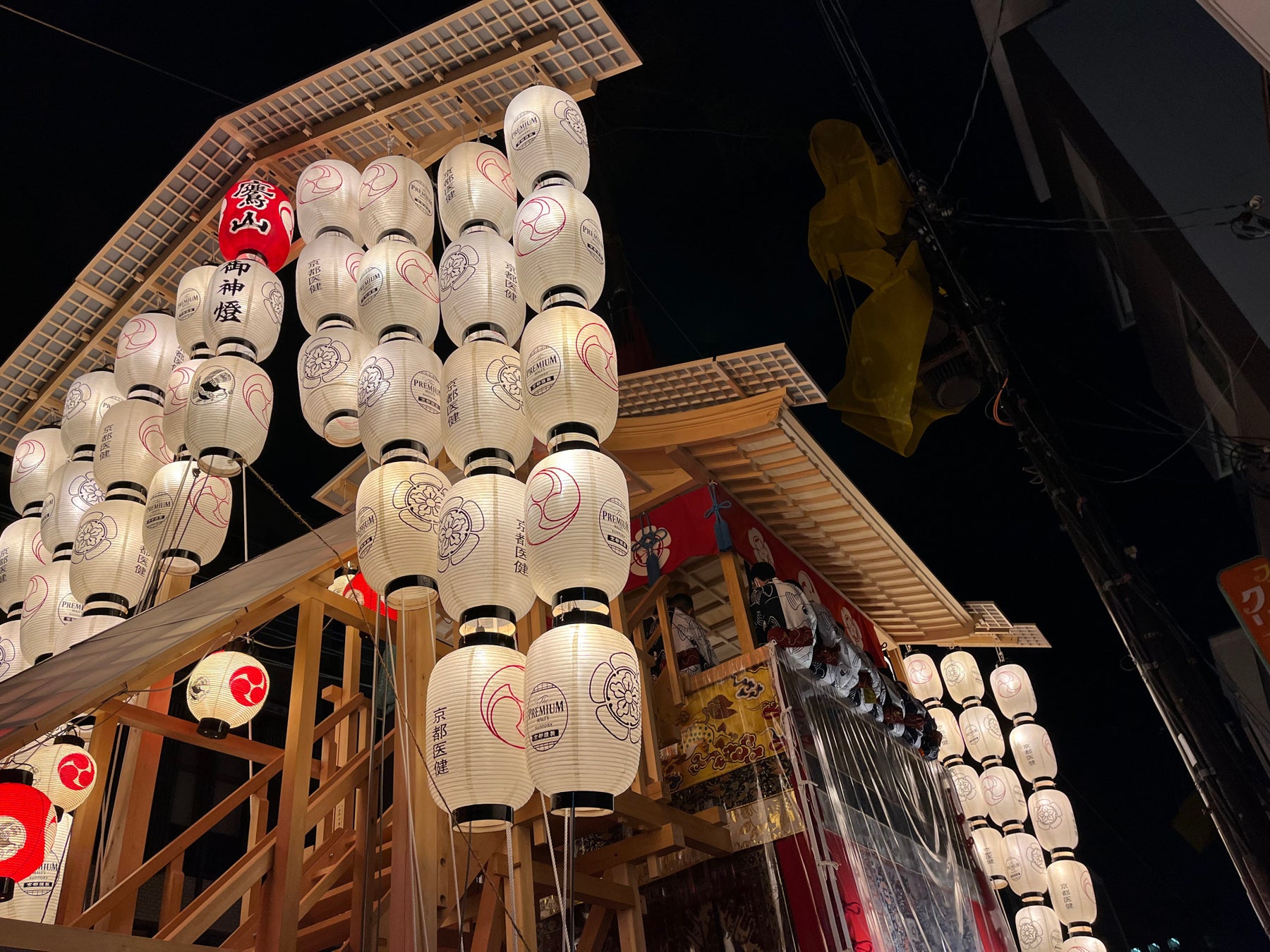 【京都・三条通】祇園祭はなみなみワインをワンコインで！　本当に美味しいと思えるワインのみを販売するワイン専門店『THE WINERY KYOTO』の7月のイベント