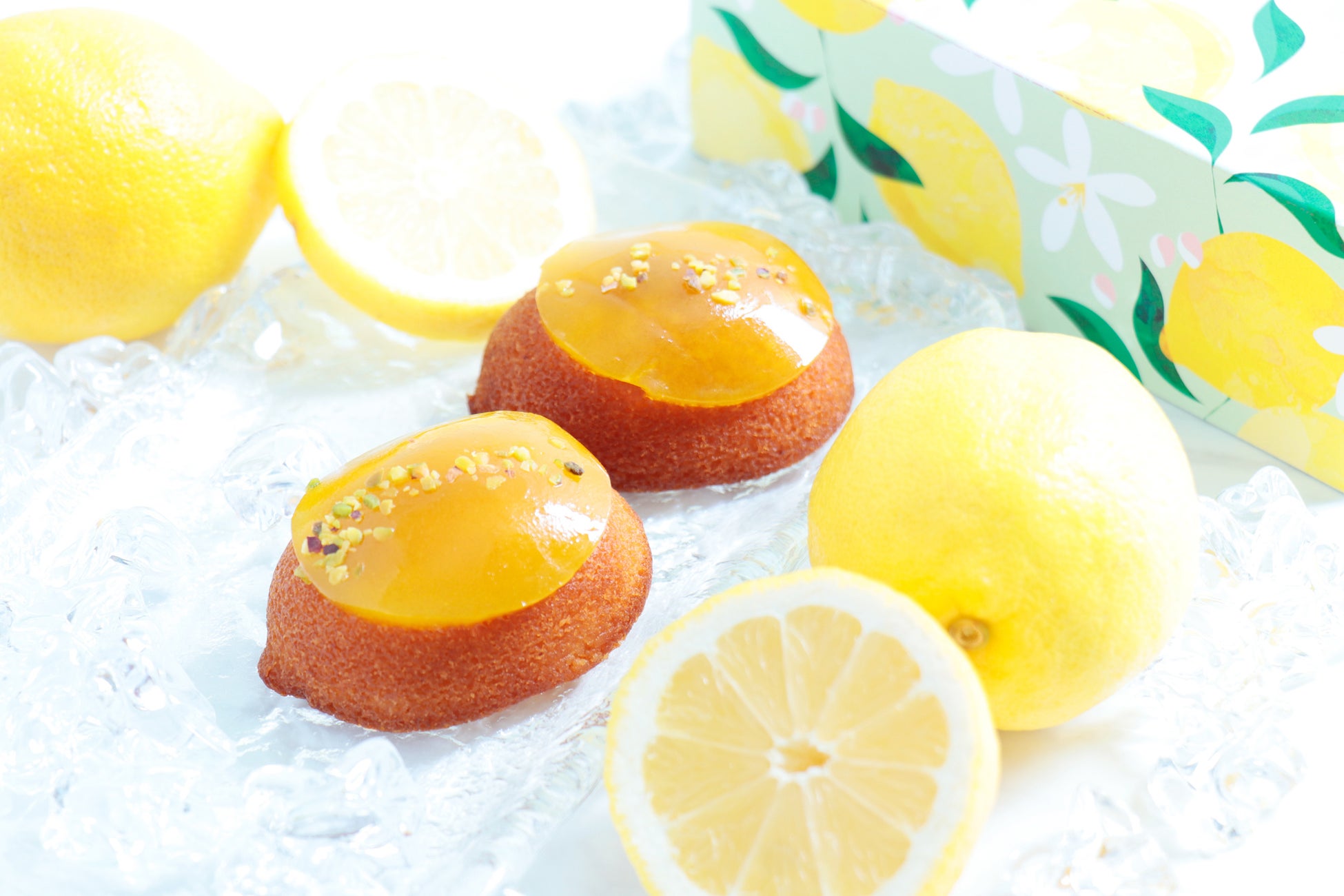 夏ギフトにも◎レモンのフレッシュな香りや酸味を楽しむ新作焼菓子がセバスチャン・ブイエより登場！旬のフルーツをテーマにした遊び心溢れるプチガトーにもご注目ください。