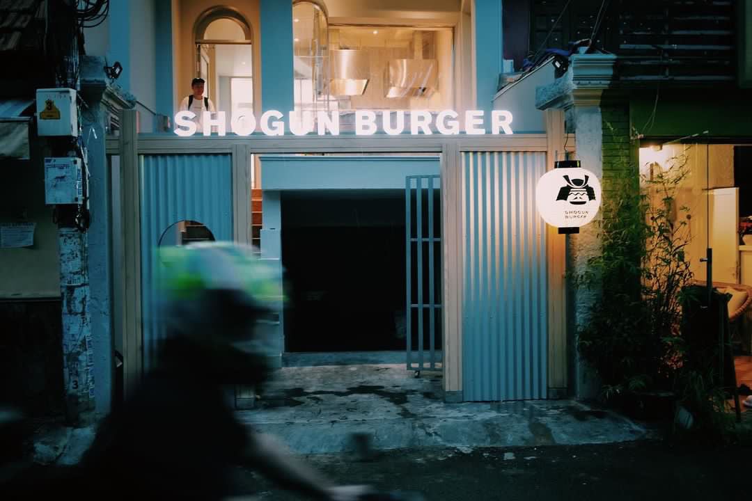 『SHOGUN BURGER ベトナム店』