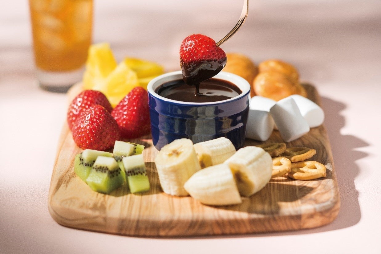 フルーツやマシュマロをゴディバのチョコレートにディップして楽しむ！「フォンデュ ショコラ」が新発売