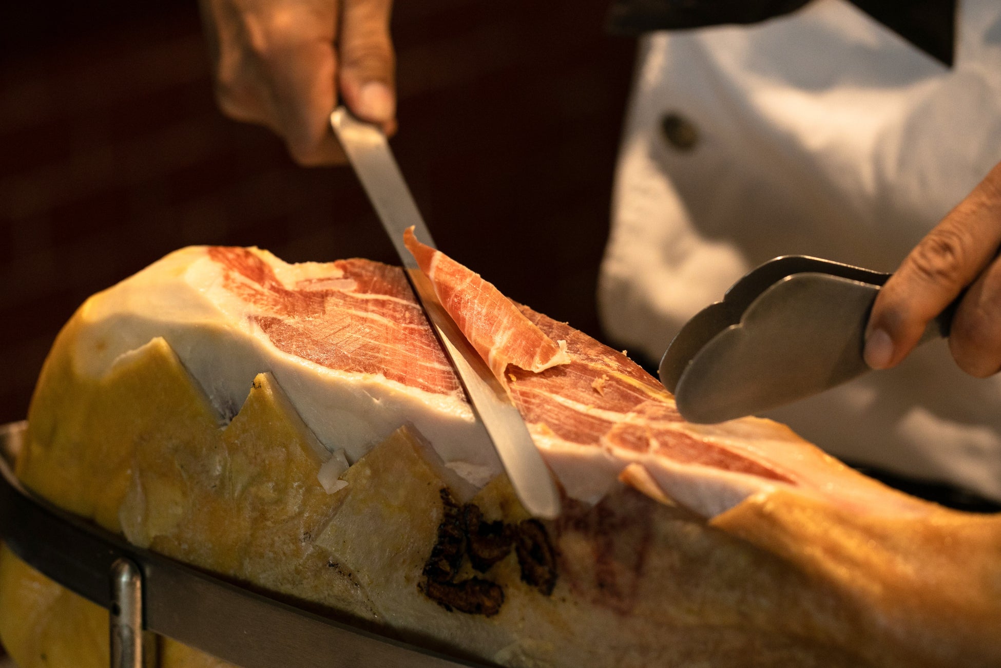 【BBQ&Co】夕涼みの「ハッピーアワー」に、自然と歴史ロマンあふれる明石公園でBBQ料理を満喫しよう！