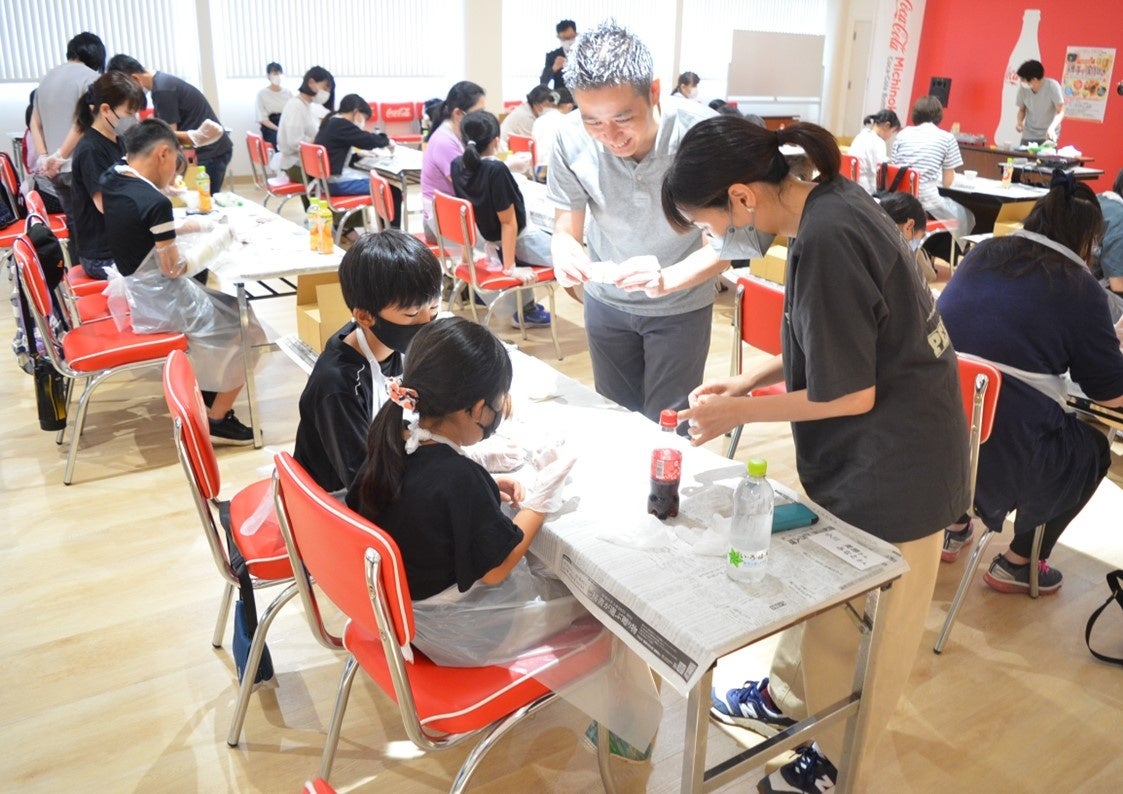 みちのくコカ・コーラボトリング、秋田県北秋田市と「災害時における飲料の確保に関する協定」を締結