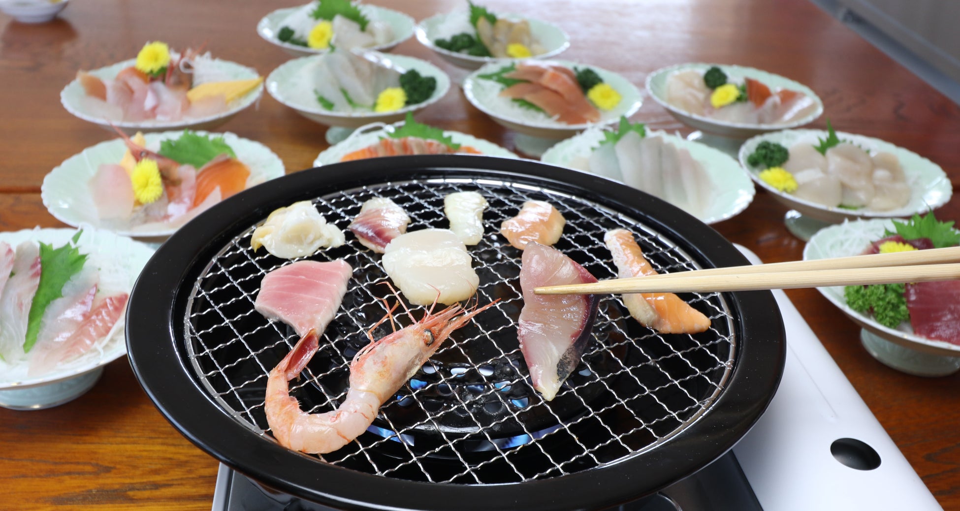 八王子のスパイスカレー専門店「石油王のカレー」　
食材に合わせて厳選したスパイス料理が楽しめる
リースナブルな3種類のコースを提供開始