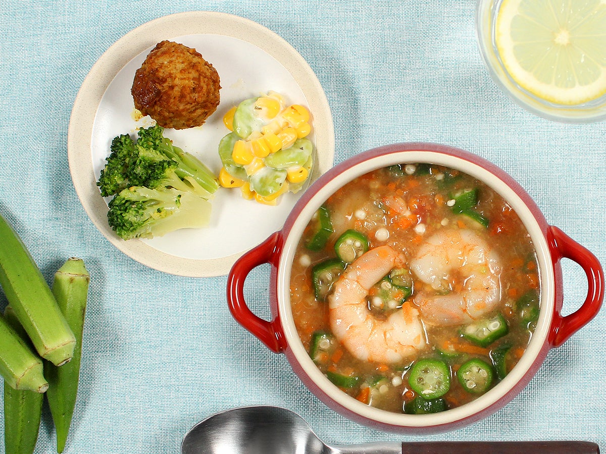オクラをふんだんに使ったアメリカ南部の料理「海老とオクラのガンボスープ」がナッシュから新発売