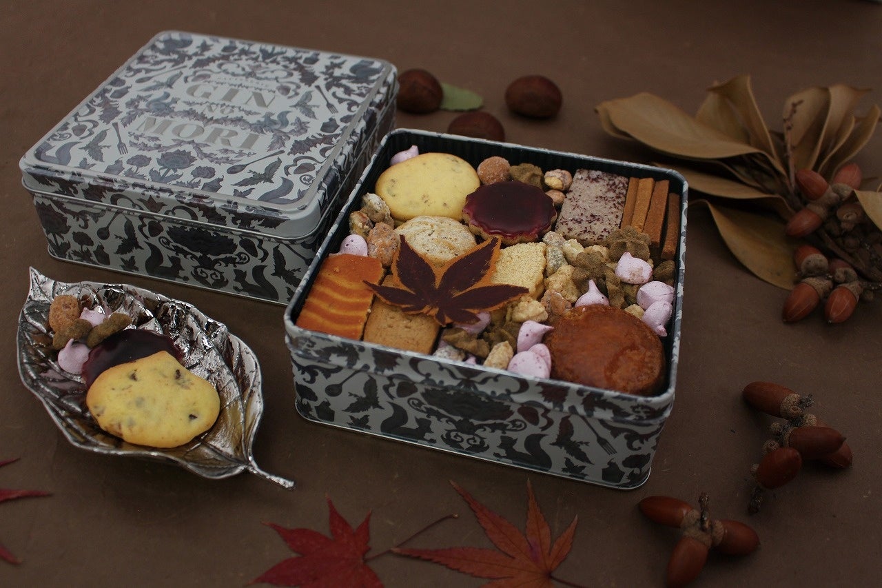 【パティスリー GIN NO MORI】本物のヒノキやもみじを使ったクッキーが楽しめる。秋のクッキー缶「プティボワ150 Autumn」が9月9日より販売開始。