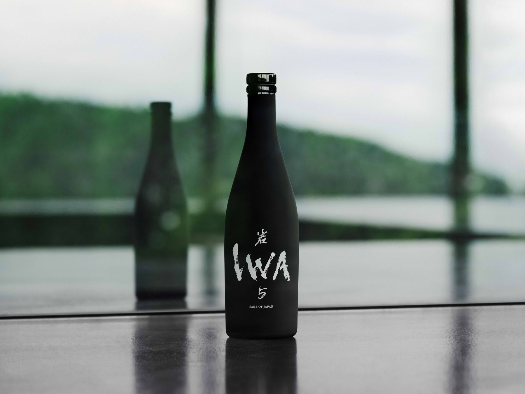 リシャール・ジョフロワによる日本酒ブランド「IWA」　4年目を迎え、新たな進化を遂げた「IWA 5 アッサンブラージュ4」を発売