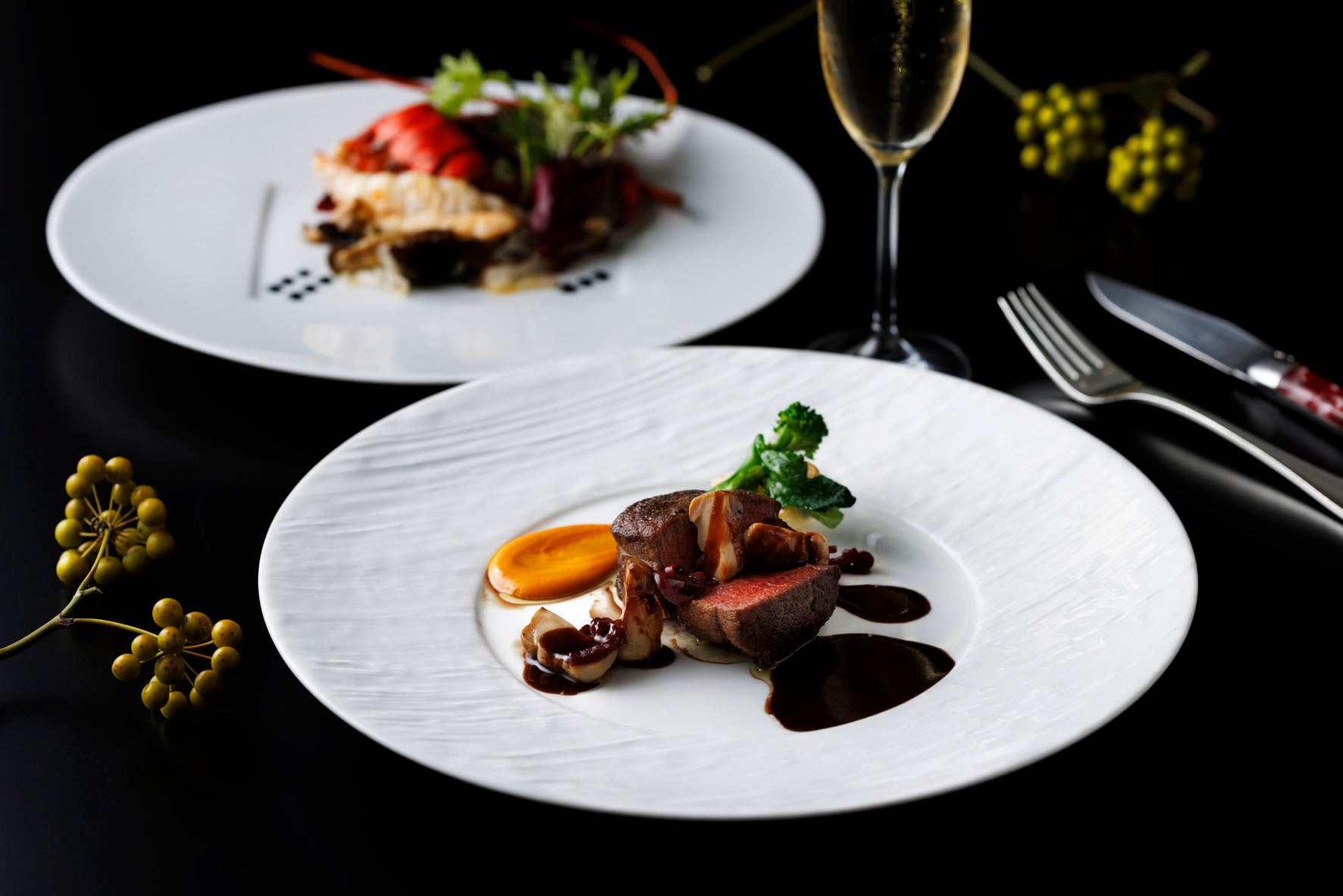 【大阪ハロウィンディナー】梅田の『幻想の国のアリス』にて秋の味覚満載の「ハロウィンハイティー＆コース」が期間限定で登場