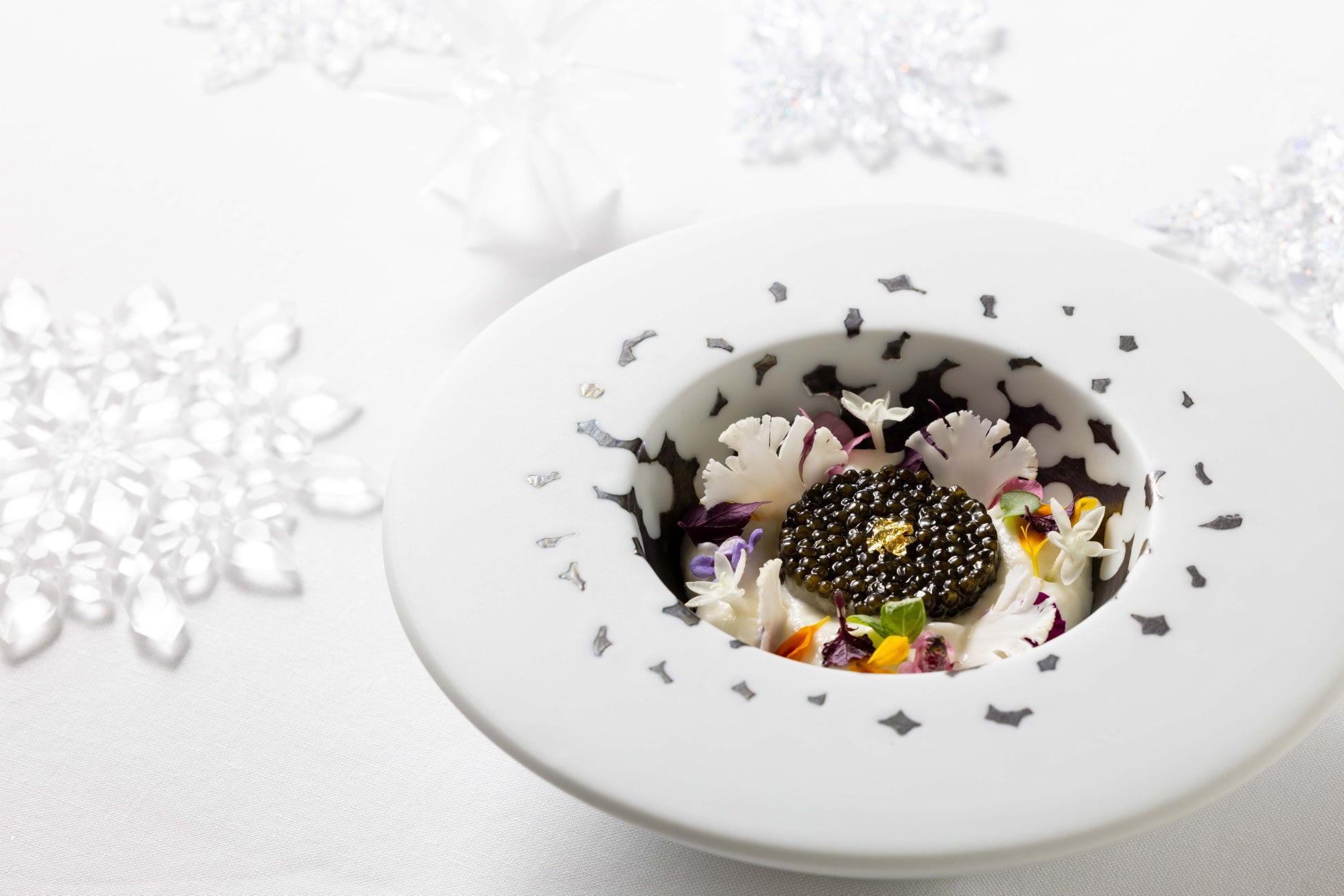 【業界初】新千歳空港に空飛ぶクッキー！？ 話題の３D動画を駆使して今にも飛び出るお土産『３D き花』が登場！