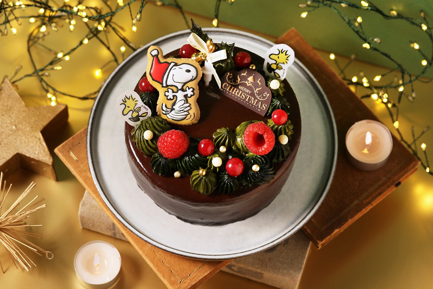 【完売必至】スヌーピーのクリスマスケーキや“GIFT”をテーマにしたクリスマス限定グッズが、「PEANUTS Cafe」より登場！