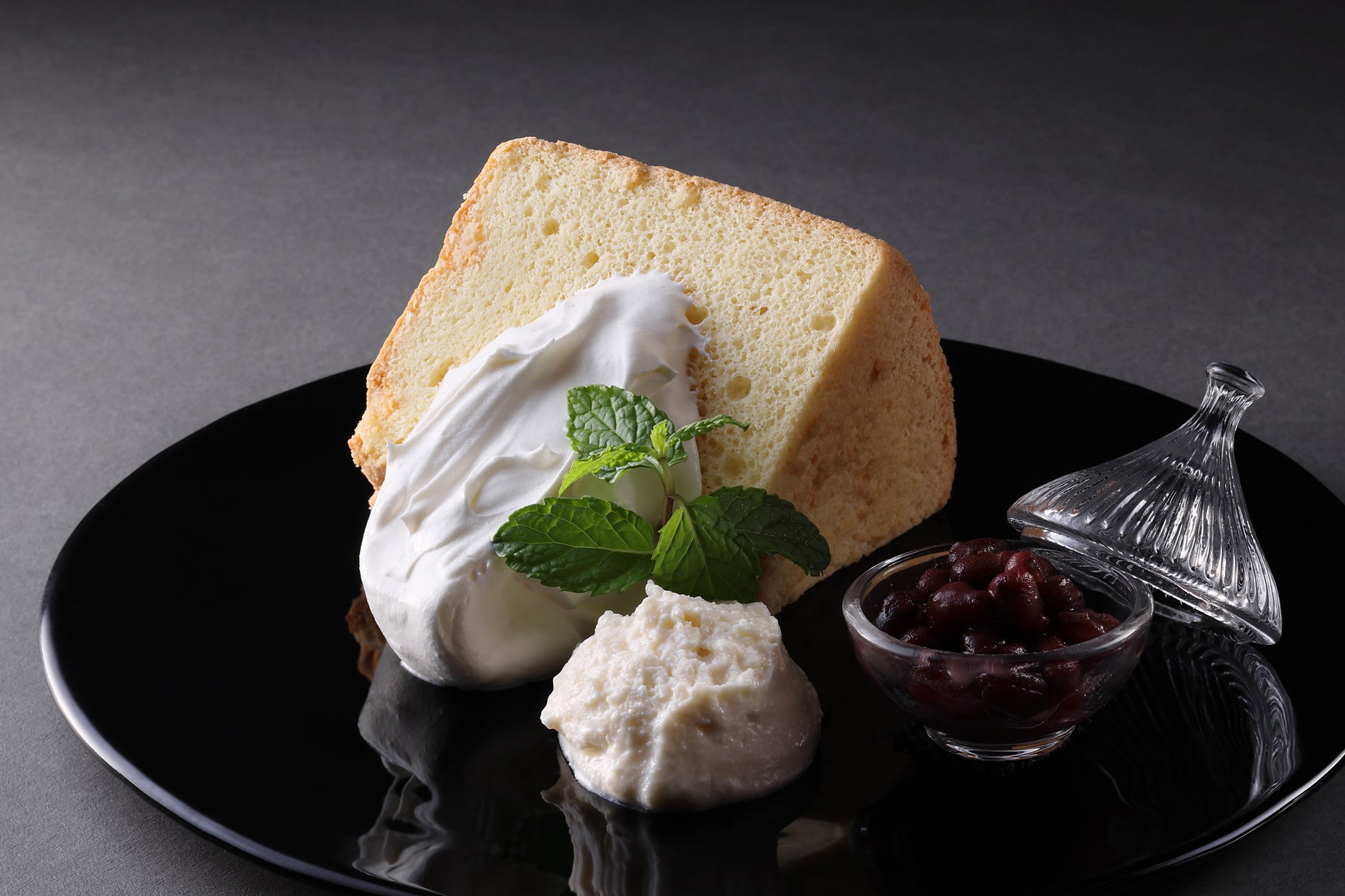 特許出願中の“新感覚食べ歩き用プリン”「山村ぷりんバー」を11月1日より販売開始