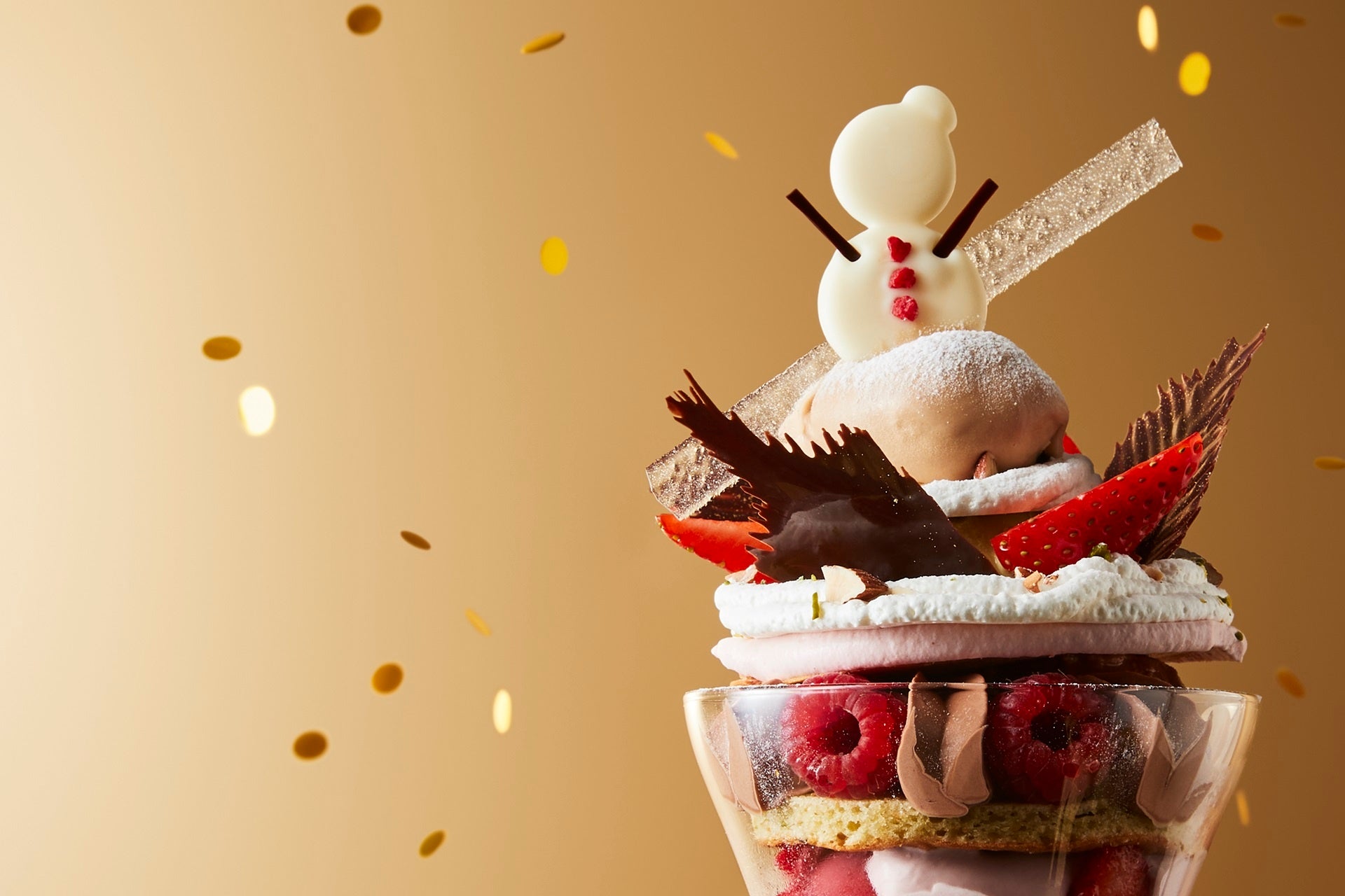 【ショコラティエ パレドオール】2023年 冬のテーマは「フルーツXmas」季節限定パフェは、3種のベリーを楽しんで！