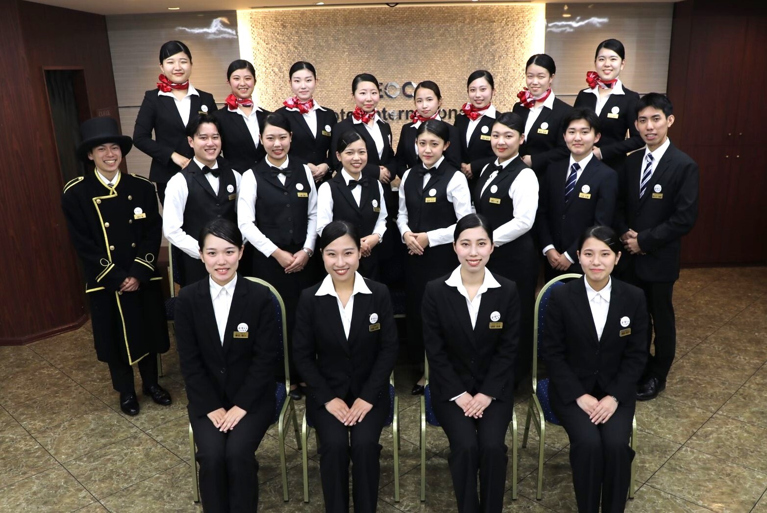 【2年連続早期完売】お得で贅沢で便利な卸売市場発のおせち福袋が今年も数量限定予約スタート！豪華48品目の和洋三段おせちに特大生ズワイガニと手打ち蕎麦！年末年始を楽しむ全部入りで大特価！