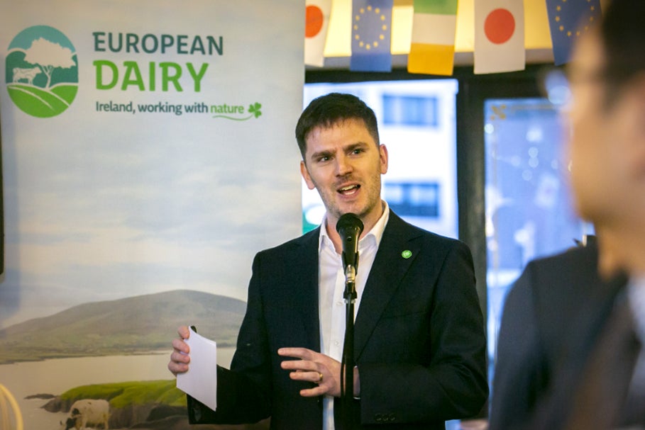 「アイルランド産 持続可能なヨーロピアン乳製品 自然とともに」