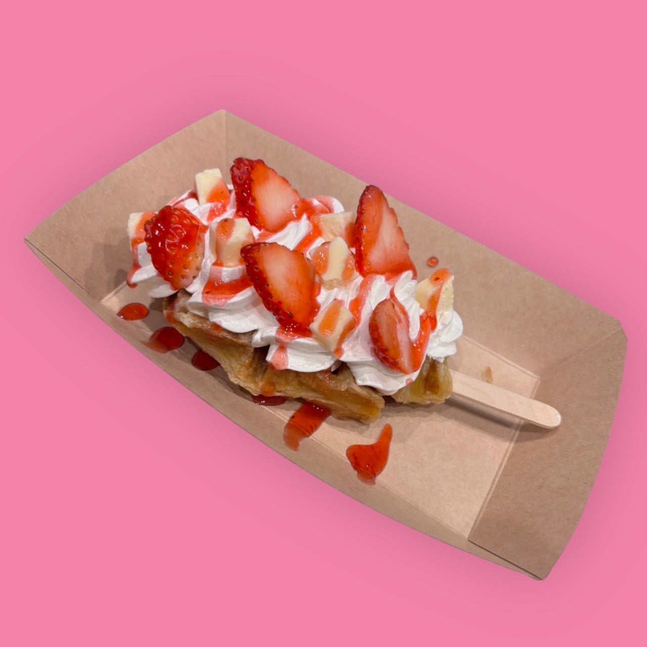 一般的なチーズケーキと比較し糖質約60％オフ！なめらかな口溶けのレアチーズと濃厚な味わいのベイクドチーズが同時に楽しめる「低糖質 濃厚ダブルチーズケーキ」が2023年12月19日に新登場！