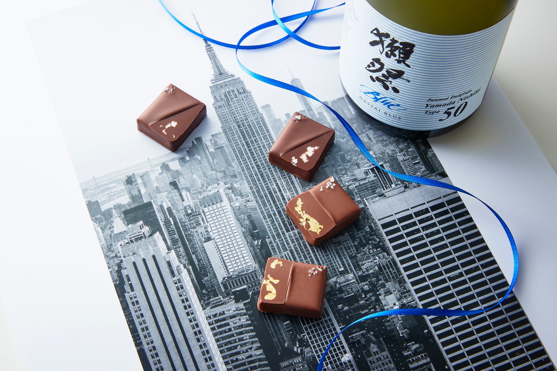 【ショコラティエ パレドオール】今、話題の「獺祭BLUE」をショコラに！アメリカ生まれのSAKEを味わうコレクション