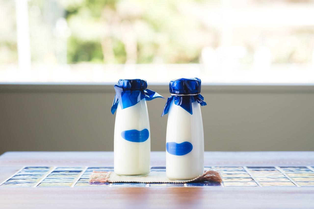 本格的タイ料理の味わいを日本で手軽に再現できる調味料3種
「チリペースト」「シラチャーソース」「レモングラスペースト」を
1月9日より販売開始