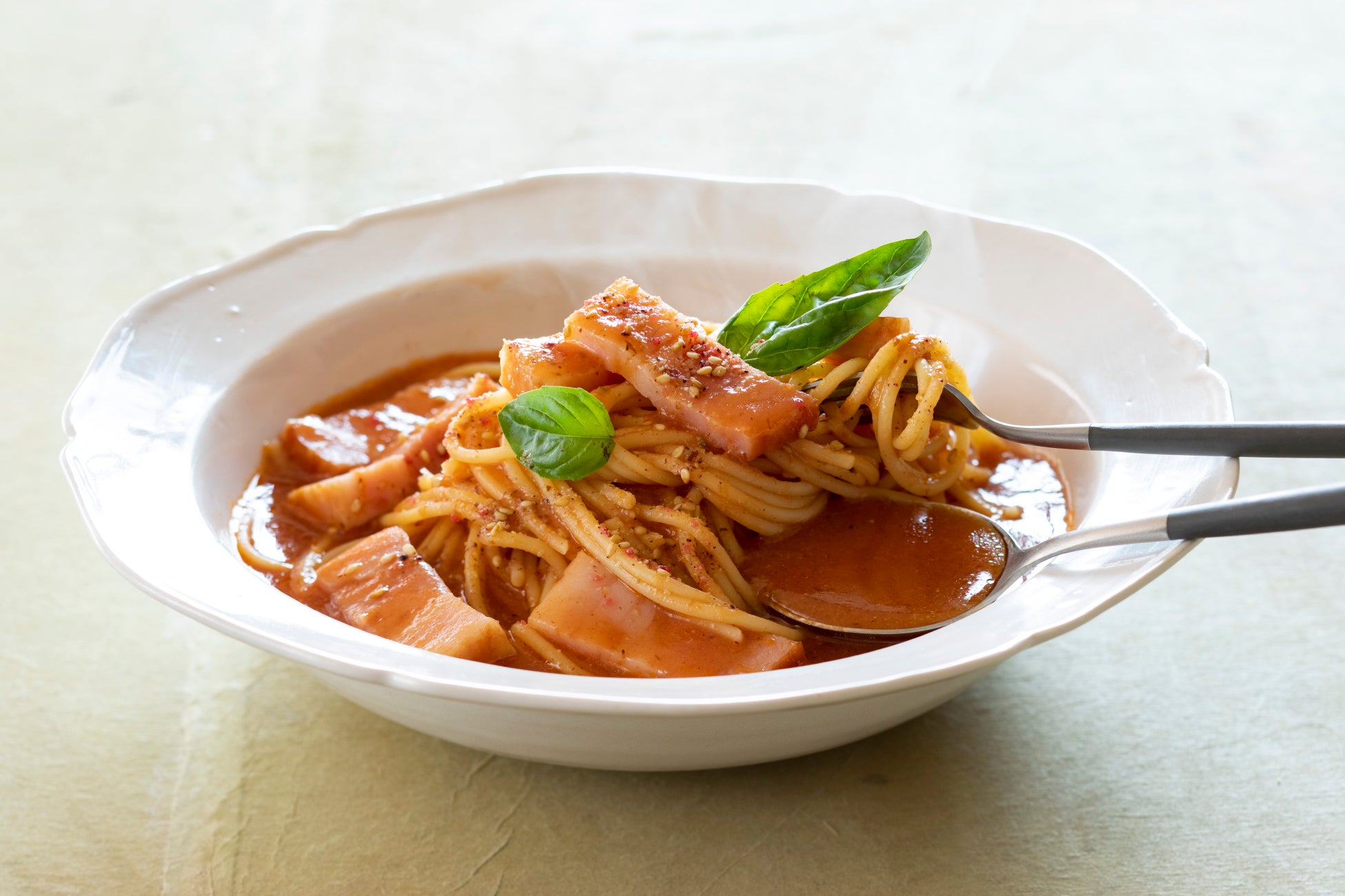 人気声優 高山みなみさんがナレーションで熱く応援!TVCM「カレーでハートに火をつけろ!!」篇