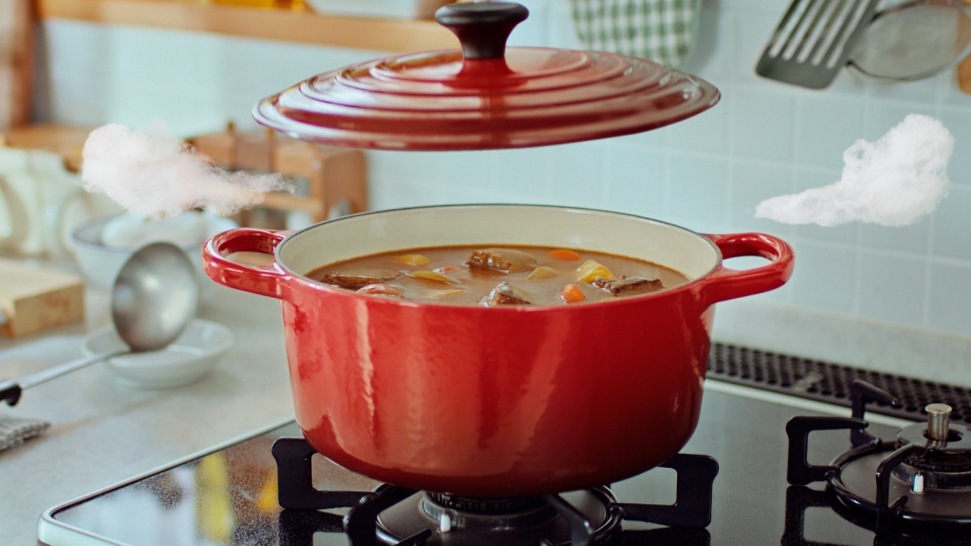 TVやSNSで話題の茅乃舎「だし炊きパスタ」シリーズより「だし炊きパスタのだしとつゆ トマト味噌」が1月1日(月)より新発売 「トマト」×「茅乃舎だし」の掛け合わせが新しい、和風仕立ての味わい