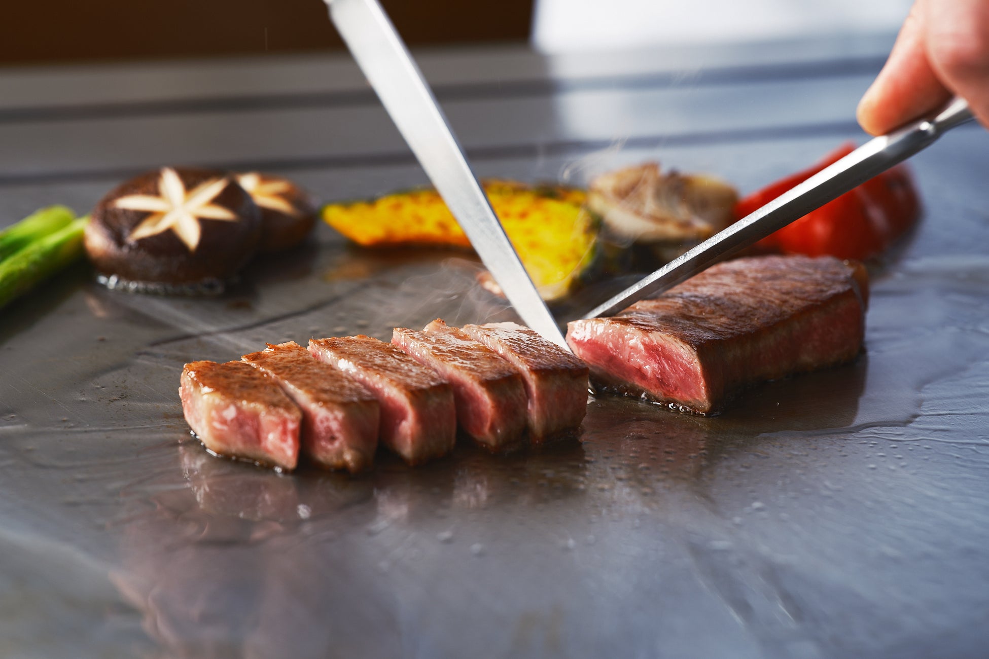 「赤い」という理由だけでコラボ決定..!? 『逆転裁判456 王泥喜セレクション』と「PARM(パルム)」のSNSコラボレーション実施!