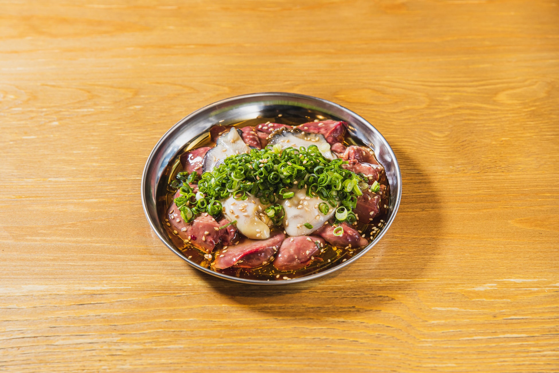 年間を通じて牡蠣を提供する大阪のイザカヤキツネ -「カキ肝」で新たな味覚の地平を切り開く